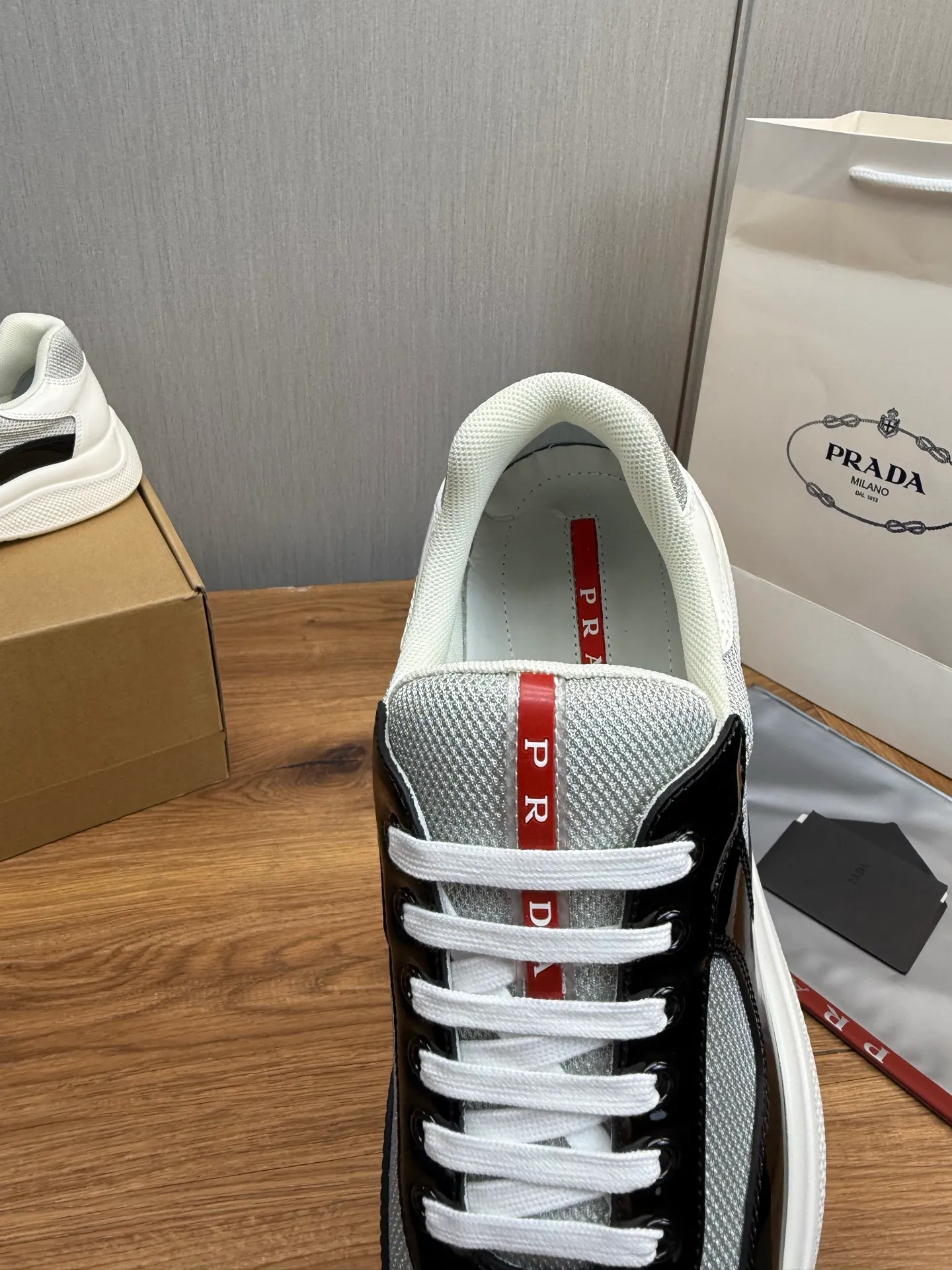Men's shoes 640💰 [PRADA] Hot selling items🔥Must be recommended every day~~ Official website synchronized, 1:1 high quality shipments✔️ Imported cowhide fabric, rubber material + cowhide lining, original bottom, high-end airplane box packaging🎁 38-45 (38.45 custom-made, non-returnable)